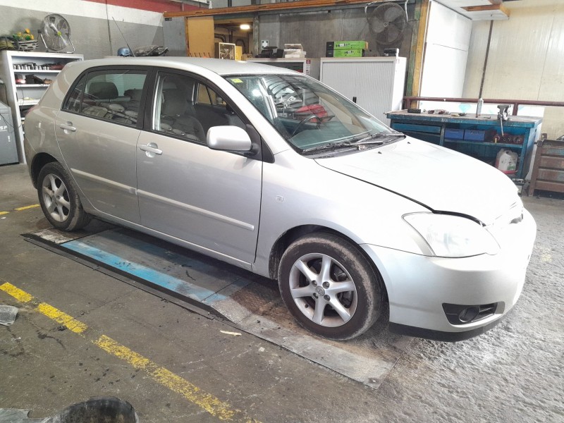 toyota corolla (e12) del año 2005