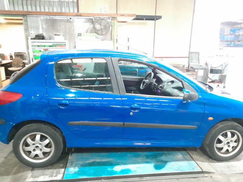 peugeot 206 berlina del año 1999