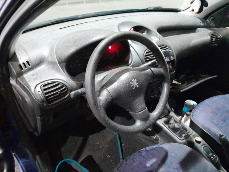 peugeot 206 berlina del año 1999