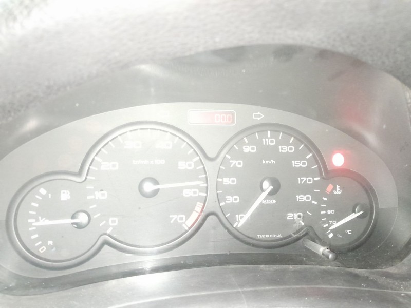 peugeot 206 berlina del año 1999