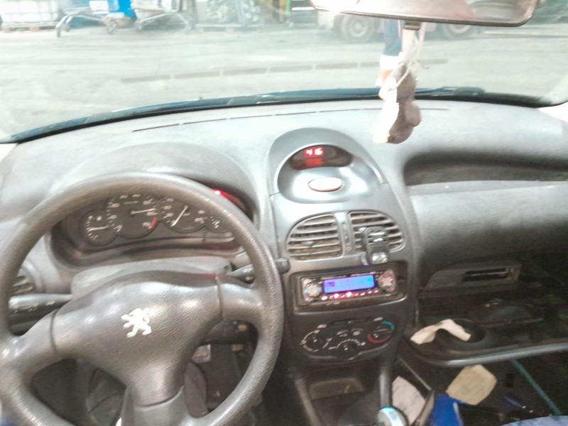 peugeot 206 berlina del año 1999