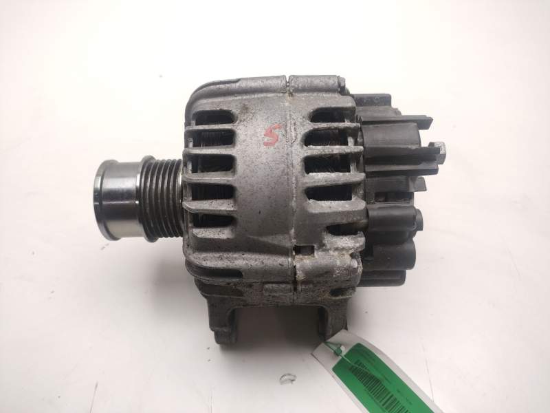 Recambio de alternador para volkswagen polo advance referencia OEM IAM  04E903015 
