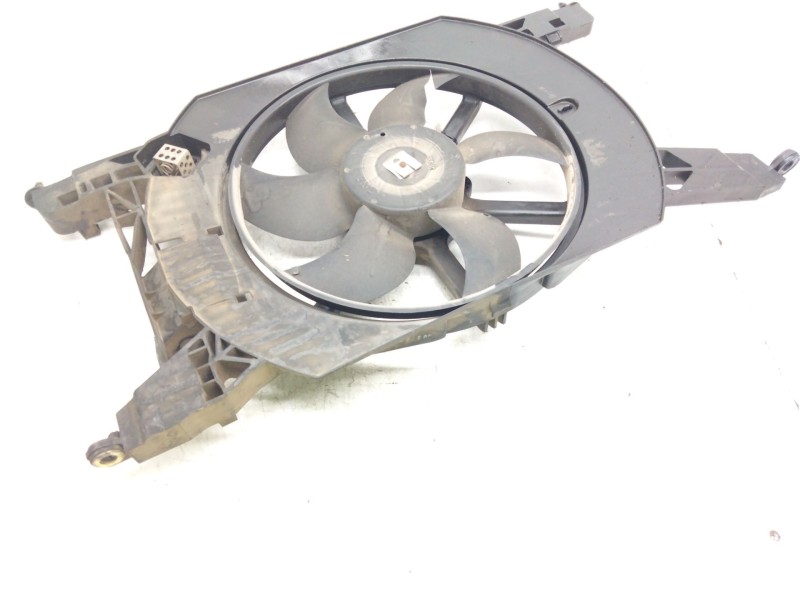 Recambio de electroventilador para renault laguna (b56) 1.6 16v rt referencia OEM IAM 7700421138  