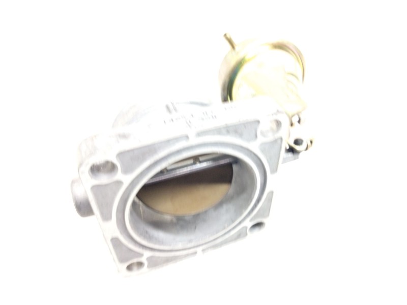 Recambio de cuerpo de mariposa para nissan serena (c23m) referencia OEM IAM 71425403  