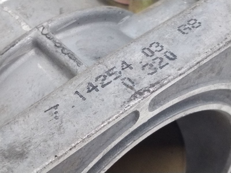 Recambio de cuerpo de mariposa para nissan serena (c23m) referencia OEM IAM 71425403  