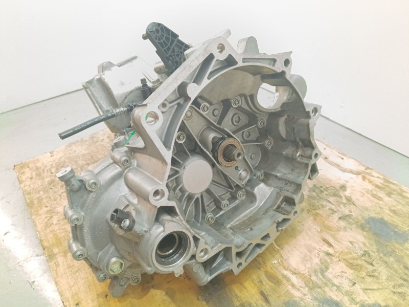 Recambio de caja cambios para volkswagen polo advance referencia OEM IAM   