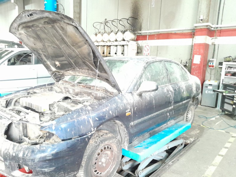 mitsubishi carisma berina 5 (da0) del año 1998