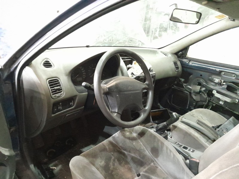 mitsubishi carisma berina 5 (da0) del año 1998