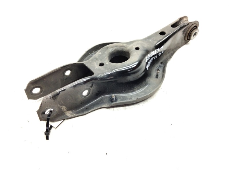 Recambio de brazo suspension inferior trasero izquierdo para bmw serie 1 lim. (f20/f21) referencia OEM IAM 686754102  