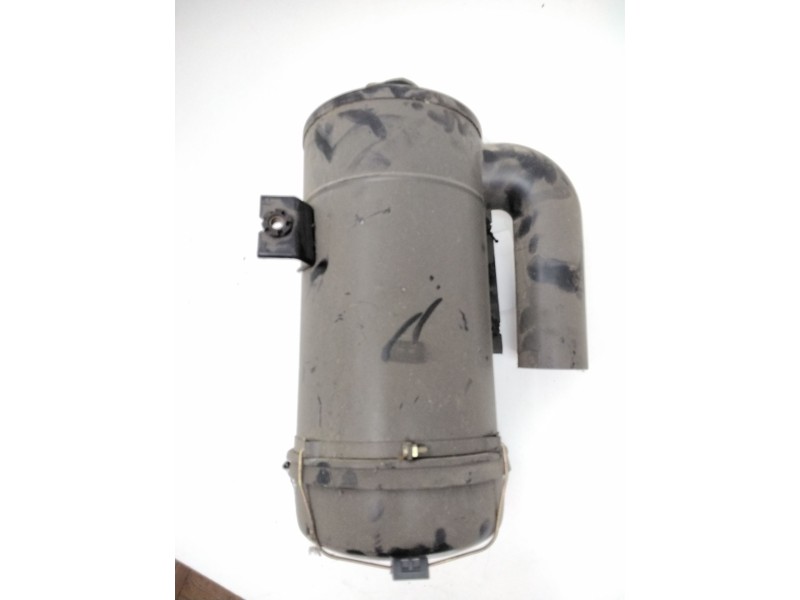 Recambio de caja filtro de aire para nissan trade referencia OEM IAM 16500G9805  