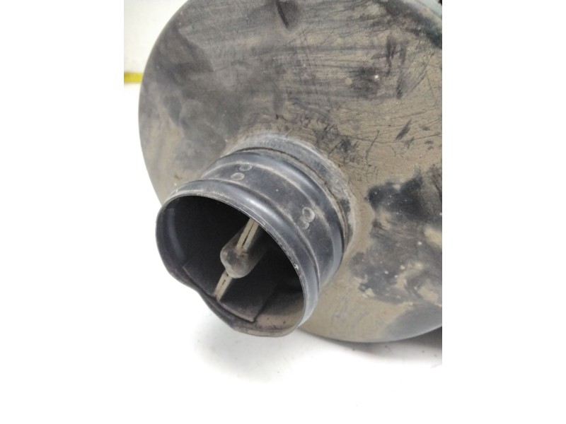 Recambio de caja filtro de aire para nissan trade referencia OEM IAM 16500G9805  