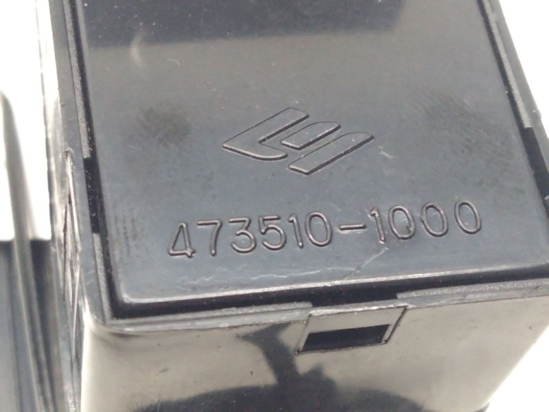 Recambio de mando elevalunas trasero derecho para kia sephia ll 1.5 cat referencia OEM IAM 4735101000  