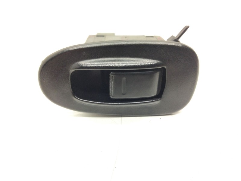 Recambio de mando elevalunas trasero izquierdo para kia sephia ll 1.5 cat referencia OEM IAM 4745101000  