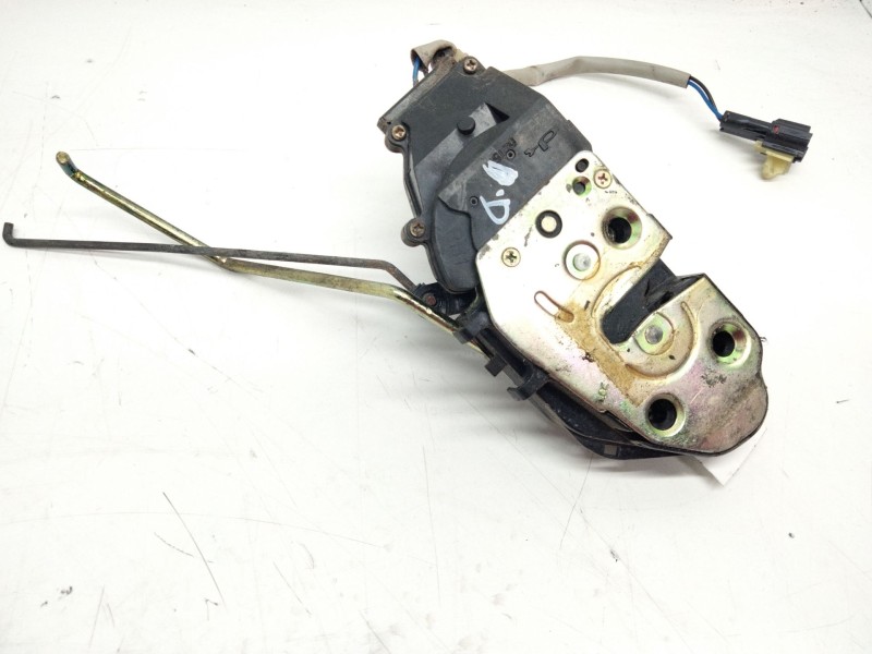 Recambio de cerradura puerta delantera derecha para kia sephia ll 1.5 cat referencia OEM IAM   