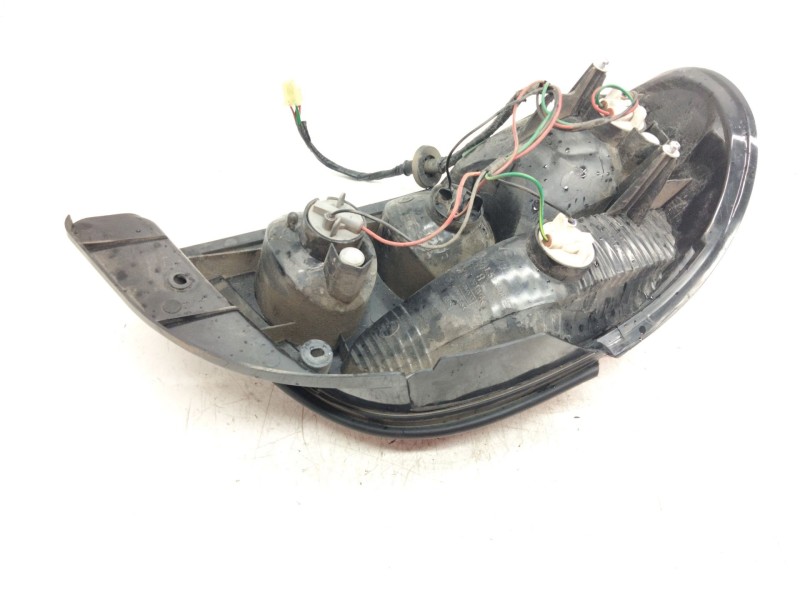 Recambio de piloto trasero derecho para kia sephia ll 1.5 cat referencia OEM IAM   