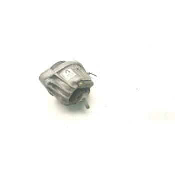 SOPORTE MOTOR DERECHO INFERIOR 6768600-03 