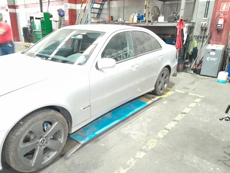 mercedes clase e (w211) berlina del año 2005