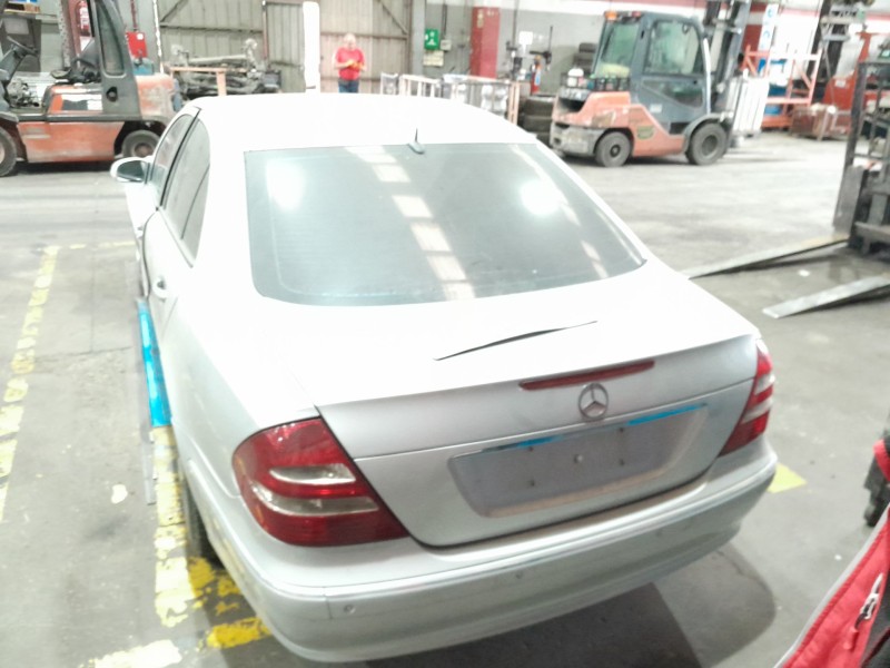 mercedes clase e (w211) berlina del año 2005