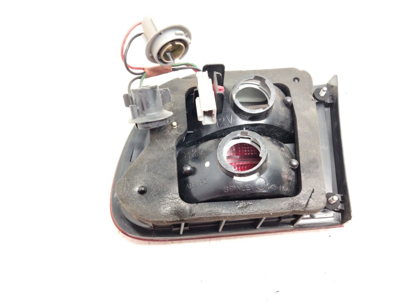 Recambio de piloto trasero derecho para honda civic berlina (eg/eh) 1.5 cat referencia OEM IAM 0431124  