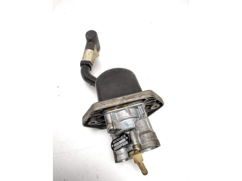 Recambio de valvula aire para pegaso 1236 t troner referencia OEM IAM 9617234100  VALVULA FRENO MANO