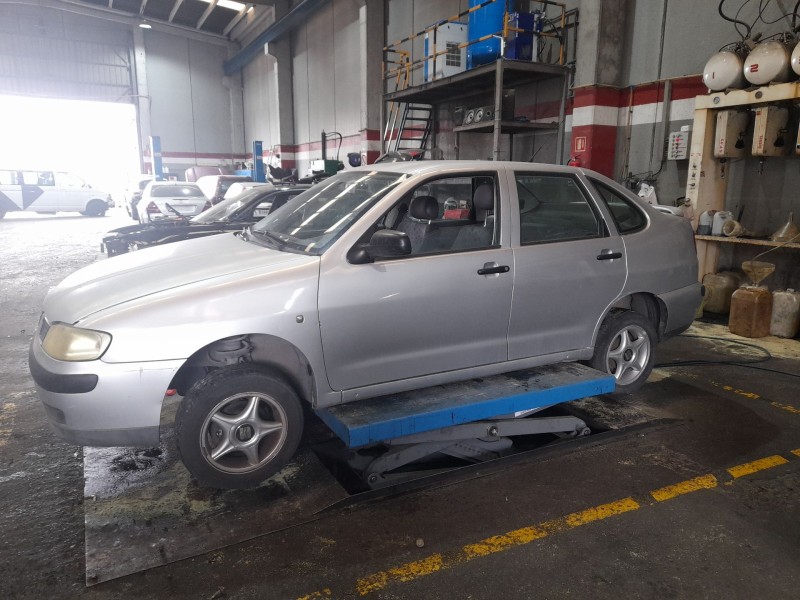 seat cordoba berlina (6k2) del año 2002
