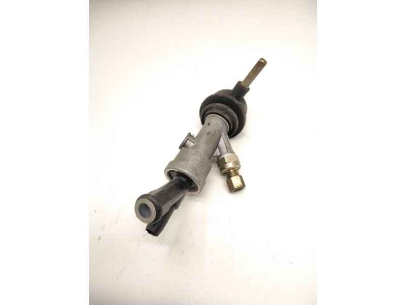 Recambio de válvula de freno estacionamiento para nissan atleon referencia OEM IAM SINREF.  