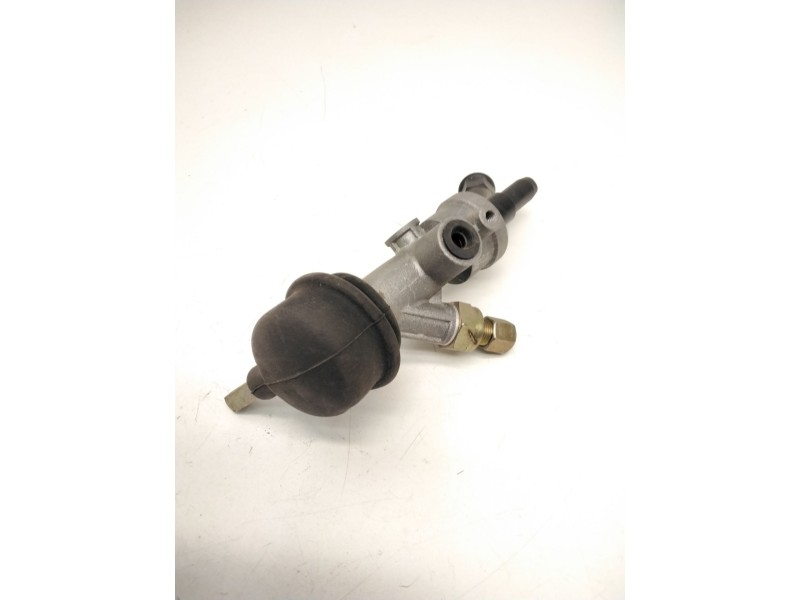 Recambio de válvula de freno estacionamiento para nissan atleon referencia OEM IAM SINREF.  