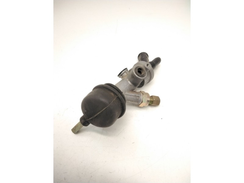 Recambio de válvula de freno estacionamiento para nissan atleon referencia OEM IAM SINREF.  