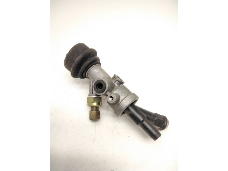 Recambio de válvula de freno estacionamiento para nissan atleon referencia OEM IAM SINREF.  