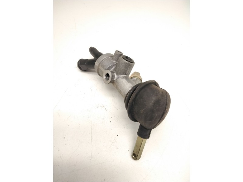 Recambio de válvula de freno estacionamiento para nissan atleon referencia OEM IAM SINREF.  