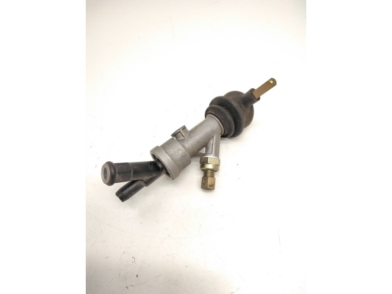 Recambio de válvula de freno estacionamiento para nissan atleon referencia OEM IAM SINREF.  