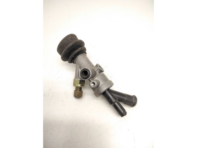 Recambio de válvula de freno estacionamiento para nissan atleon referencia OEM IAM SINREF.  