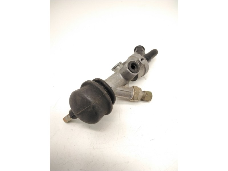 Recambio de válvula de freno estacionamiento para nissan atleon referencia OEM IAM SINREF.  