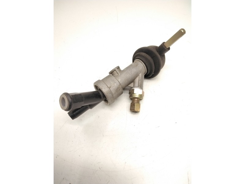 Recambio de válvula de freno estacionamiento para nissan atleon referencia OEM IAM SINREF.  