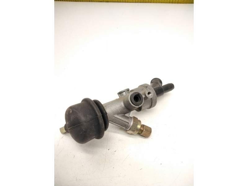 Recambio de válvula de freno estacionamiento para nissan atleon referencia OEM IAM SINREF.  