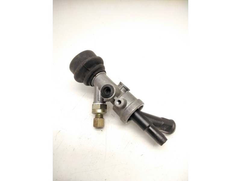 Recambio de válvula de freno estacionamiento para nissan atleon referencia OEM IAM SINREF.  