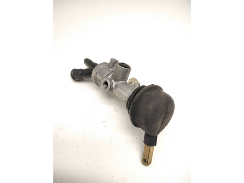 Recambio de válvula de freno estacionamiento para nissan atleon referencia OEM IAM SINREF.  
