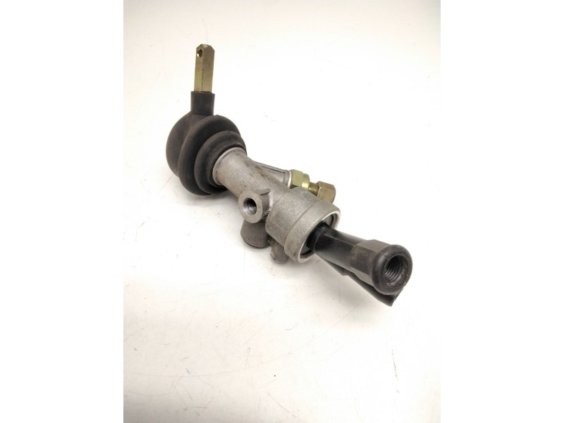 Recambio de válvula de freno estacionamiento para nissan atleon referencia OEM IAM SINREF.  