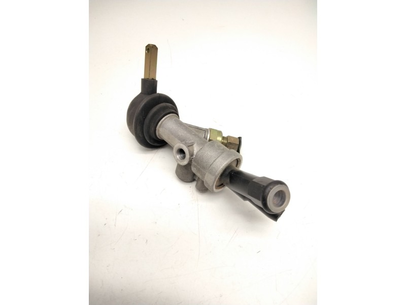 Recambio de válvula de freno estacionamiento para nissan atleon referencia OEM IAM SINREF.  