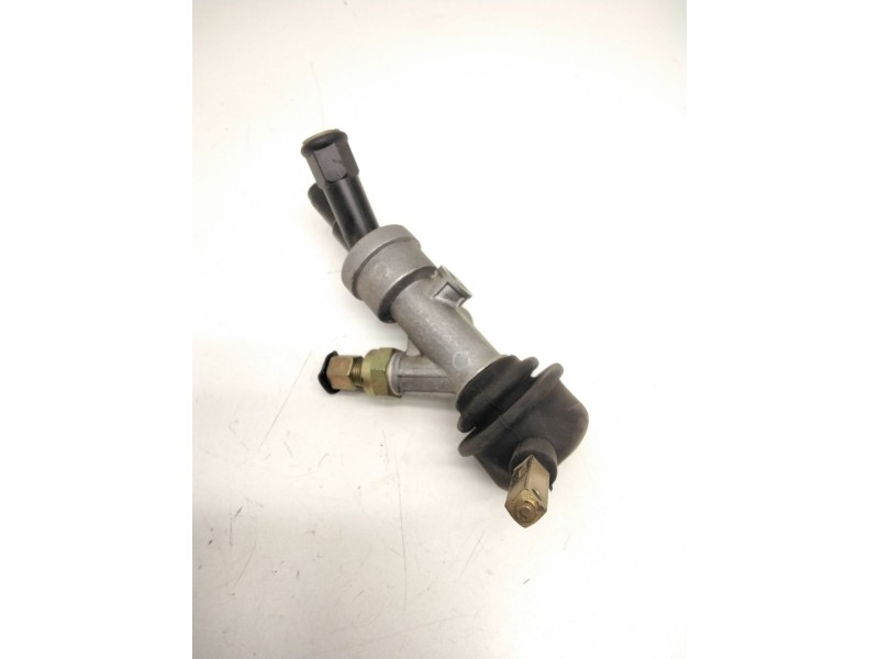 Recambio de válvula de freno estacionamiento para nissan atleon referencia OEM IAM SINREF.  