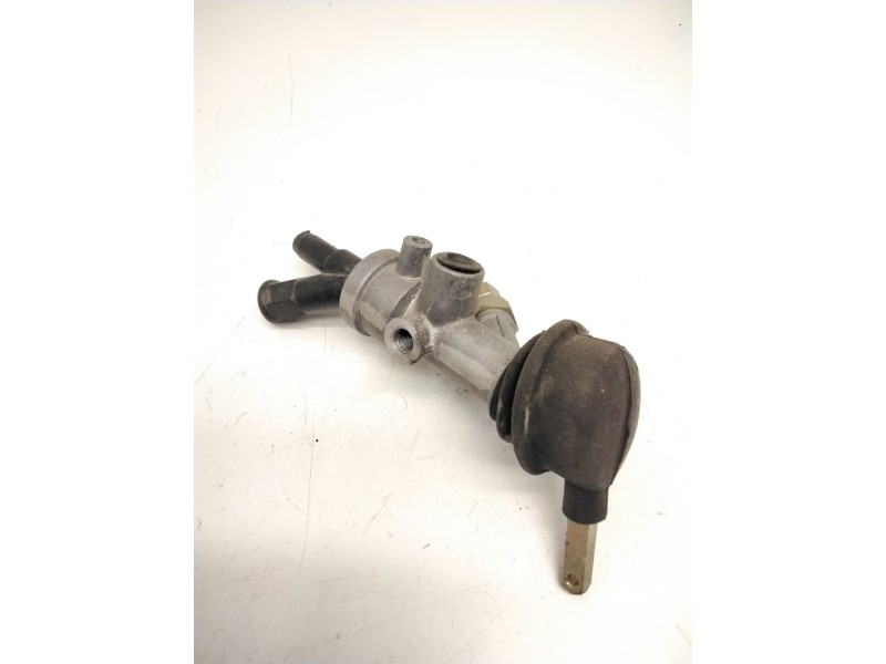 Recambio de válvula de freno estacionamiento para nissan atleon referencia OEM IAM SINREF.  