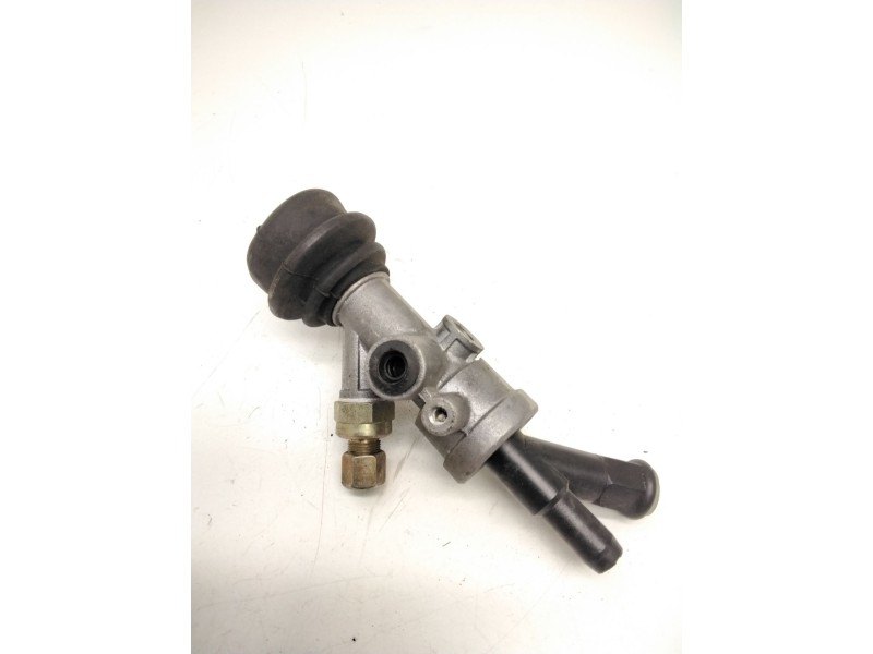 Recambio de válvula de freno estacionamiento para nissan atleon referencia OEM IAM SINREF.  