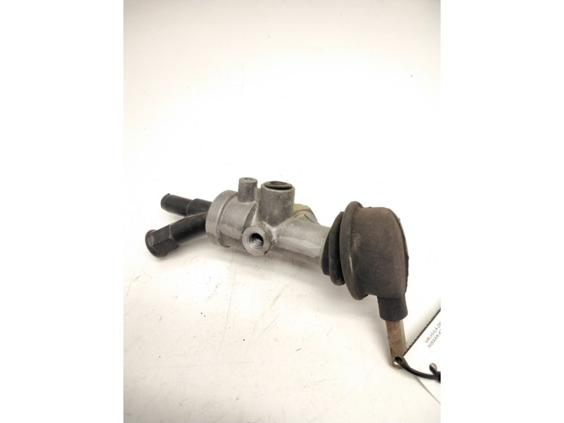 Recambio de válvula de freno estacionamiento para nissan atleon referencia OEM IAM SINREF.  
