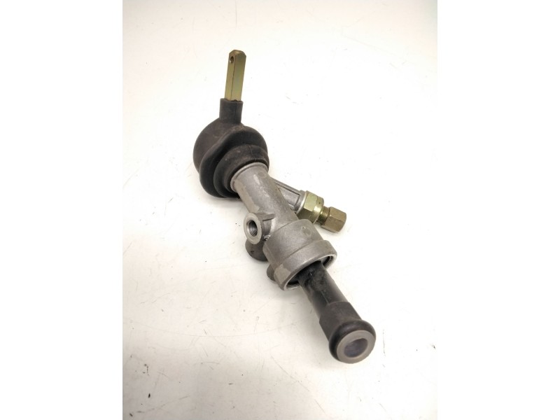 Recambio de válvula de freno estacionamiento para nissan atleon referencia OEM IAM SINREF.  