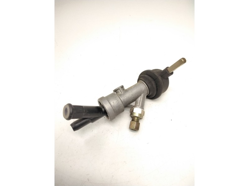 Recambio de válvula de freno estacionamiento para nissan atleon referencia OEM IAM SINREF.  