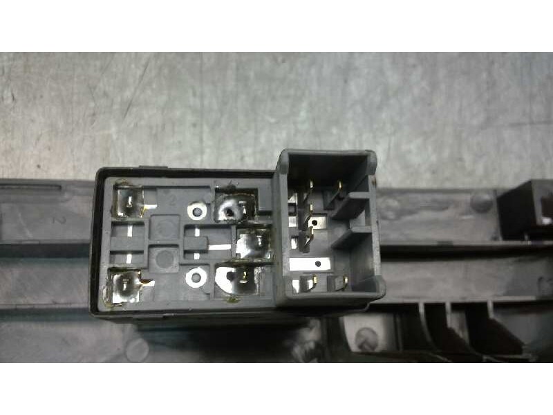 Recambio de mando elevalunas delantero derecho para chevrolet spark lt referencia OEM IAM   