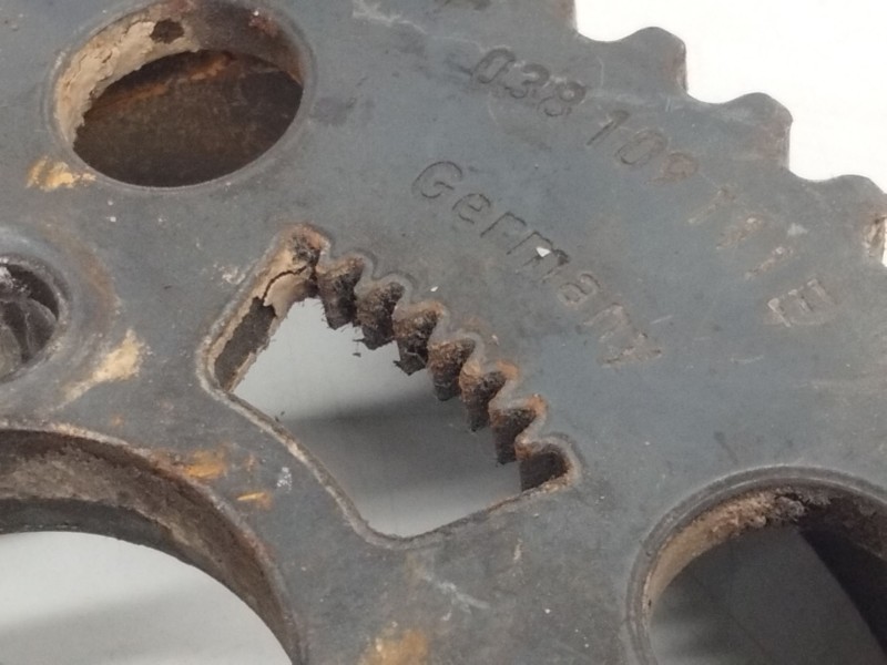 Recambio de polea arbol levas para audi a5 coupe (8t) 1.8 16v tfsi referencia OEM IAM 038109111B  