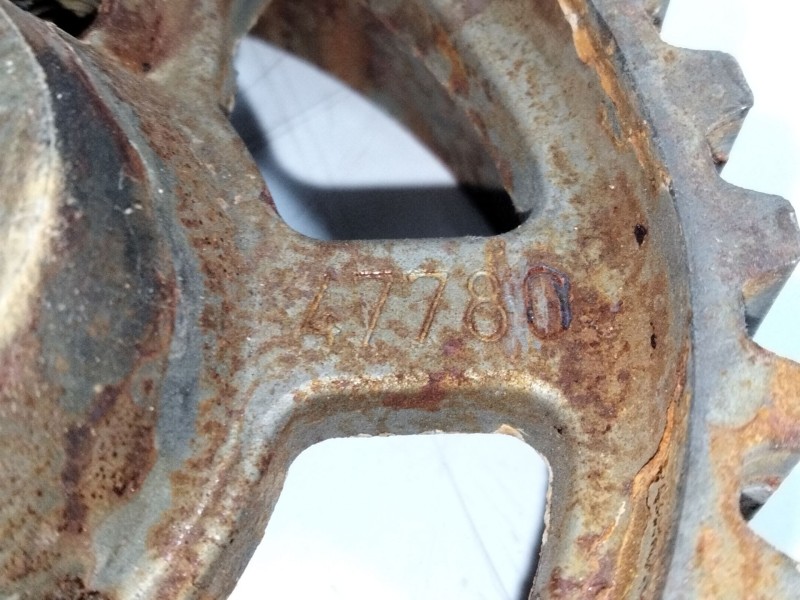 Recambio de polea arbol levas para peugeot 207 1.4 referencia OEM IAM 9636947780  