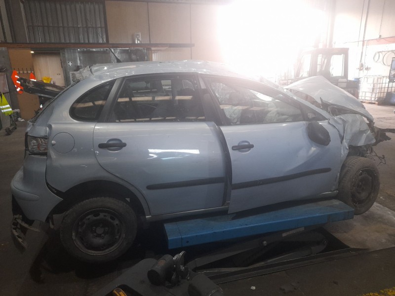 seat ibiza (6l1) del año 2004