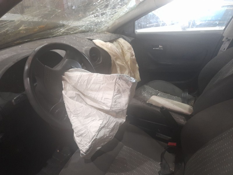 seat ibiza (6l1) del año 2004